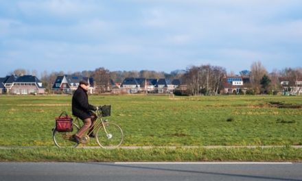 Andrea van de Loo - Biking