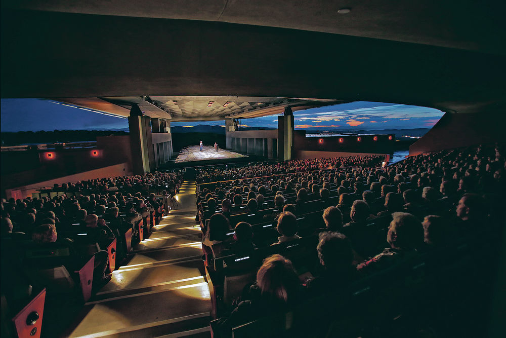 Summertime Operas For Your Monday Evening Pleasure