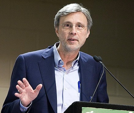 The Hidden History of Neoliberalism with Thom Hartmann