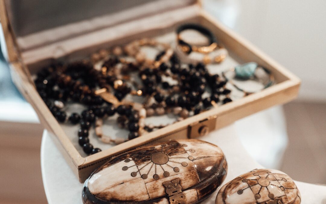 Sigrid McLaughlin – Yellow Necklace