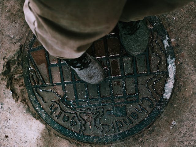 Ed Weingold – Adlai Stevenson and the Manhole Cover