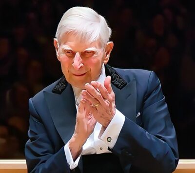 Herbert Blomstedt applauds the orchestra and chorus