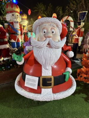 A Unique Santa Cruz Tradition: Farley's Christmas Wonderland