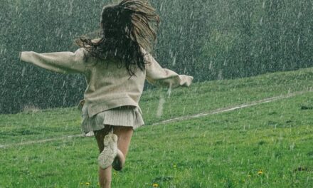 FirstPersonSingular: Laurie Corn – Singing in the Rain